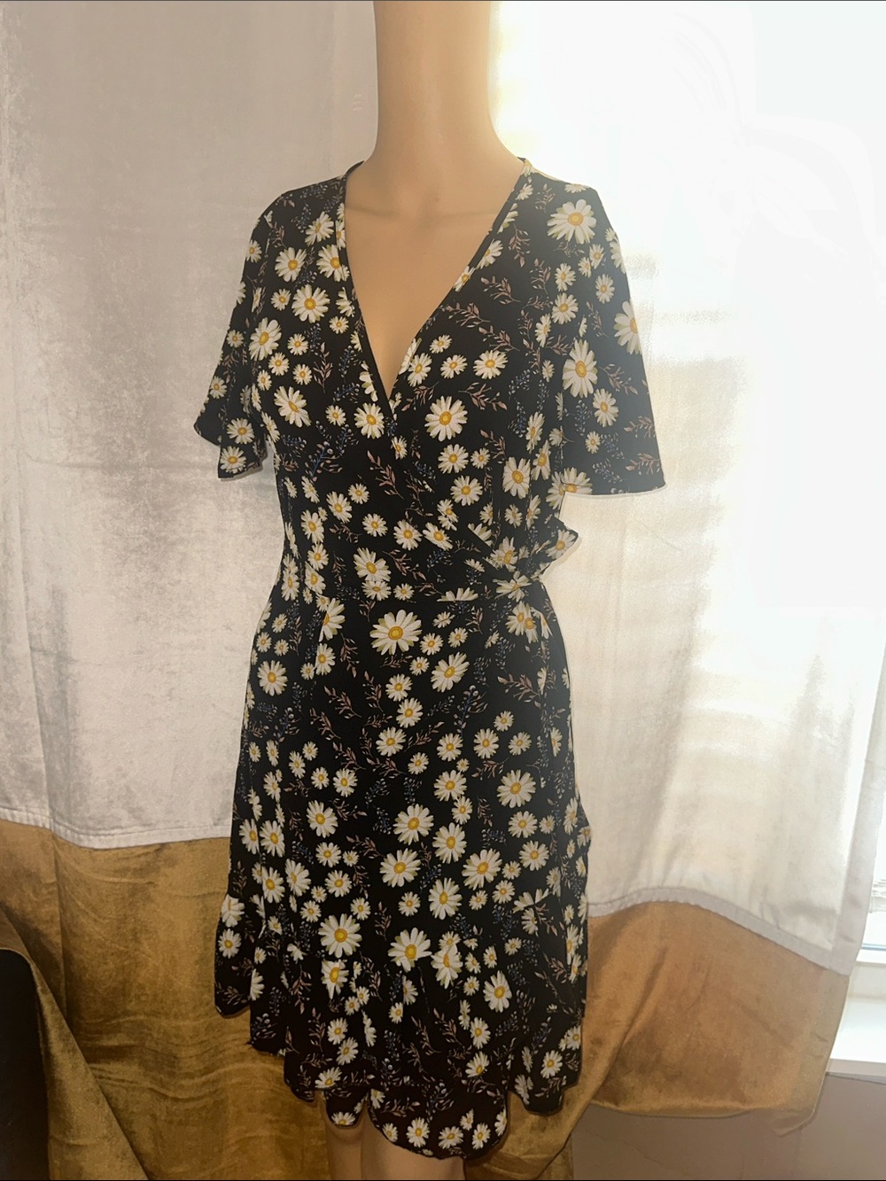 Boohoo Black Daisy Print Wrap Dress